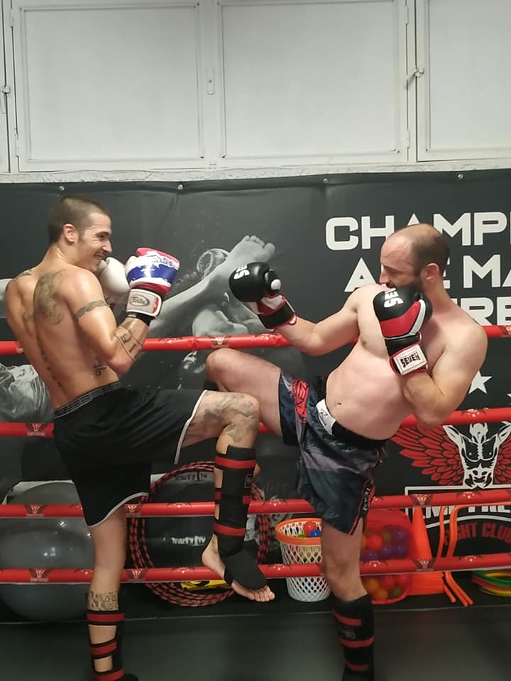 Αθλητές του Fighting Spirit σε αγώνα kick boxing